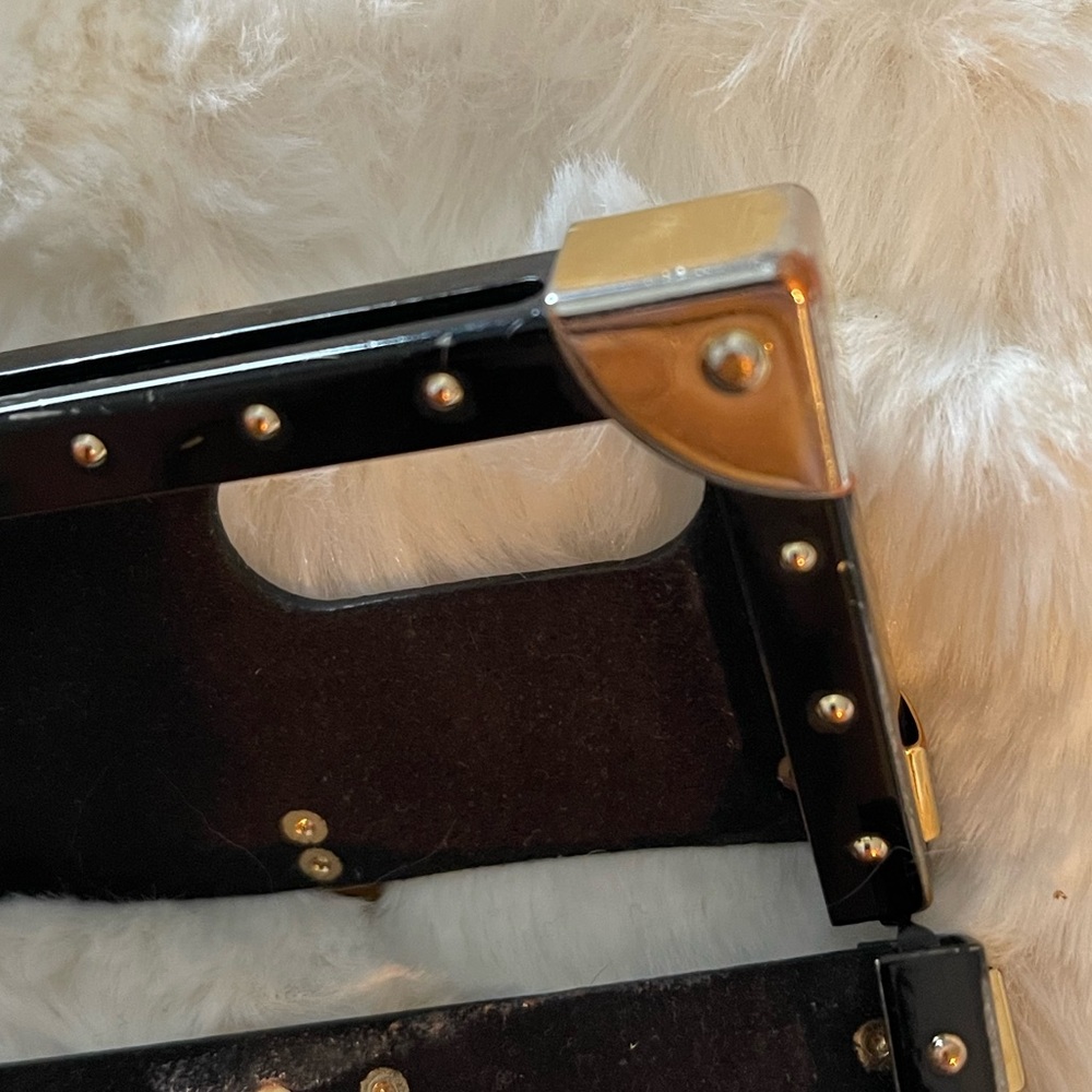 Authentic Louis Vuitton 2016 Reverse Monogram Eye-Trunk iPhone 7 Plus Case - Picture 4 of 10